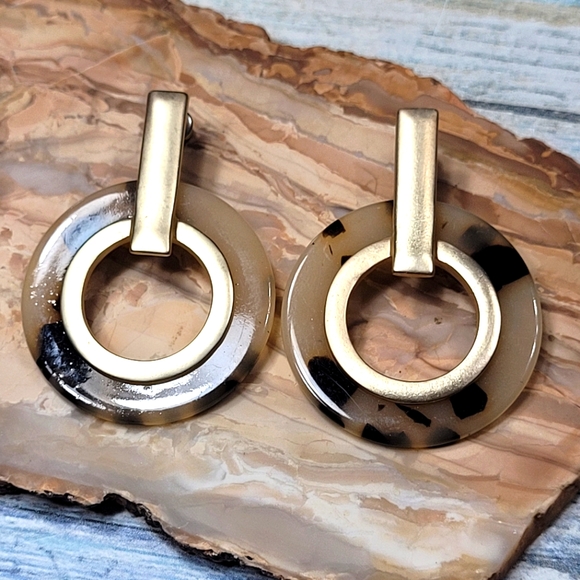Jewelry - Resin Matte Gold Hoop Dangle Earrings.